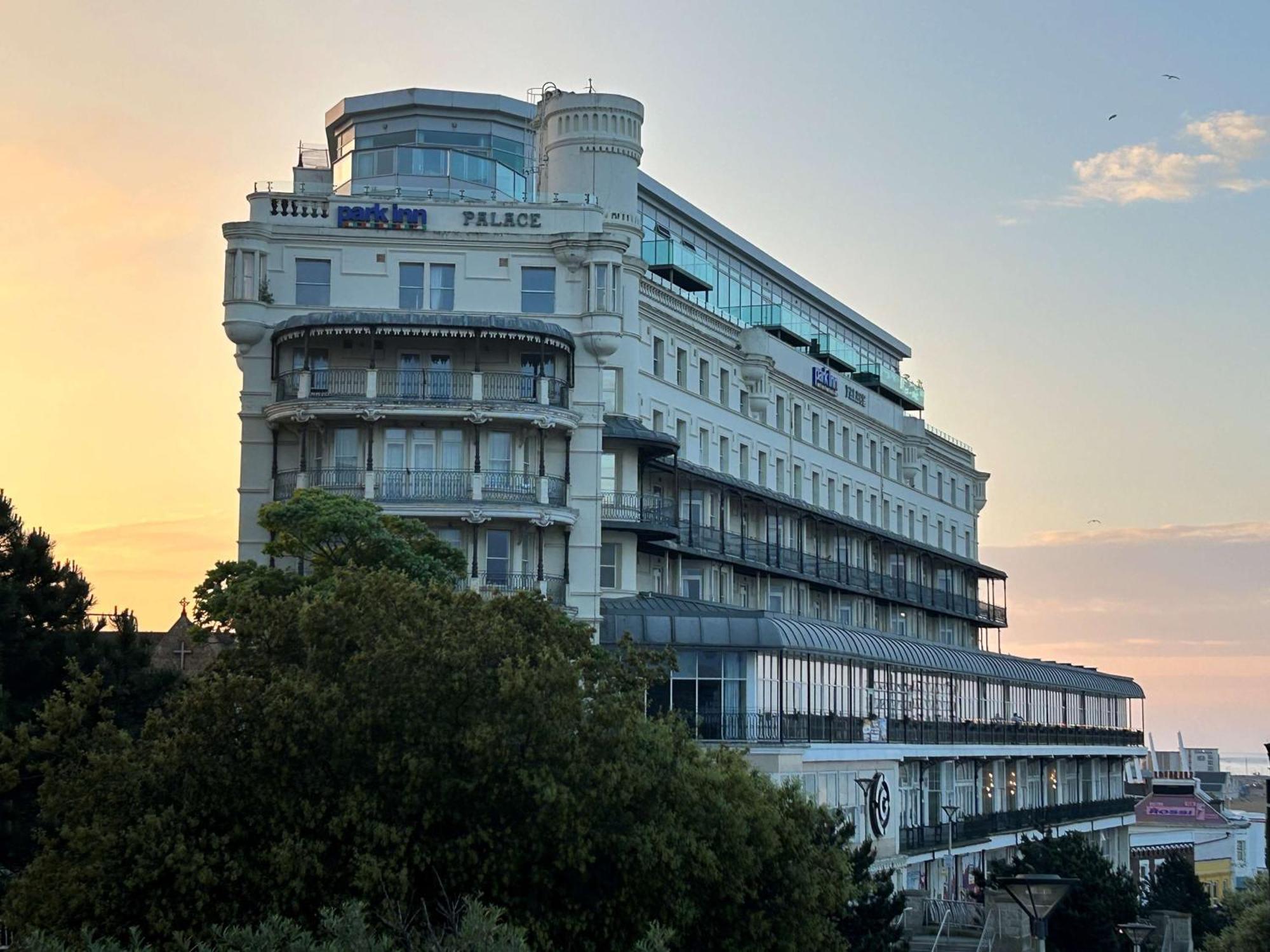 Park Inn By Radisson Palace Southend-on-Sea Exterior foto